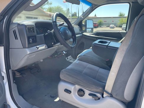Used 2003 Ford F250 XLT AWD/4WD image 10