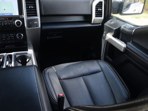 Used 2020 Ford F150 Lariat w/ Equipment Group 502A Luxury image 14