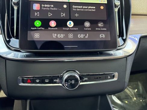 Used 2025 Volvo XC90 B6 Plus image 27