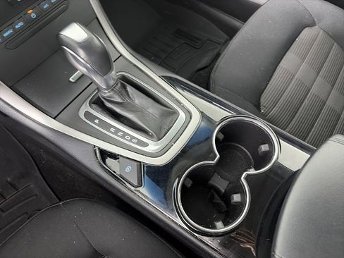 Used 2018 Ford Edge SEL image 22