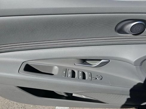 Used 2025 Hyundai Elantra Sport FWD image 15