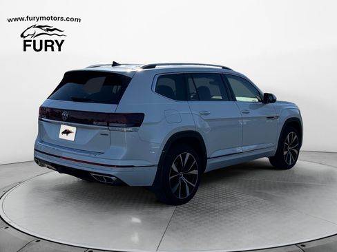 Used 2024 Volkswagen Atlas SEL Premium R-Line image 3