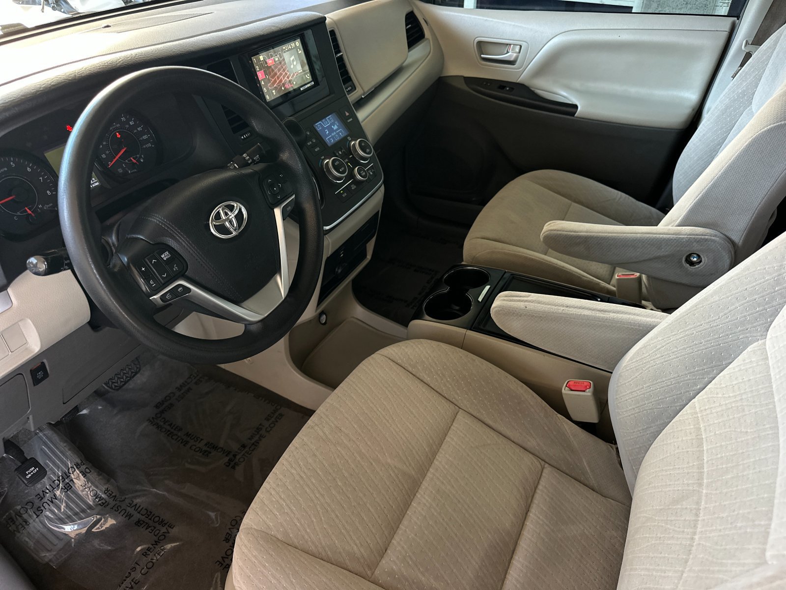 Used 2015 Toyota Sienna LE FWD image 9