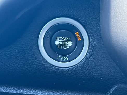 Used 2024 RAM 3500 Big Horn w/ Sport Appearance Package image 24