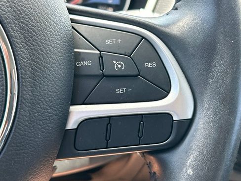 Used 2020 Jeep Compass Latitude FWD image 25