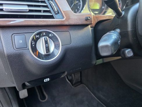 Used 2011 Mercedes-Benz E 350 4MATIC Sedan image 16