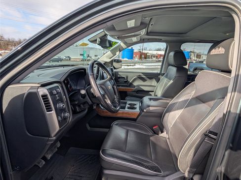 Used 2018 Chevrolet Silverado 1500 High Country image 14