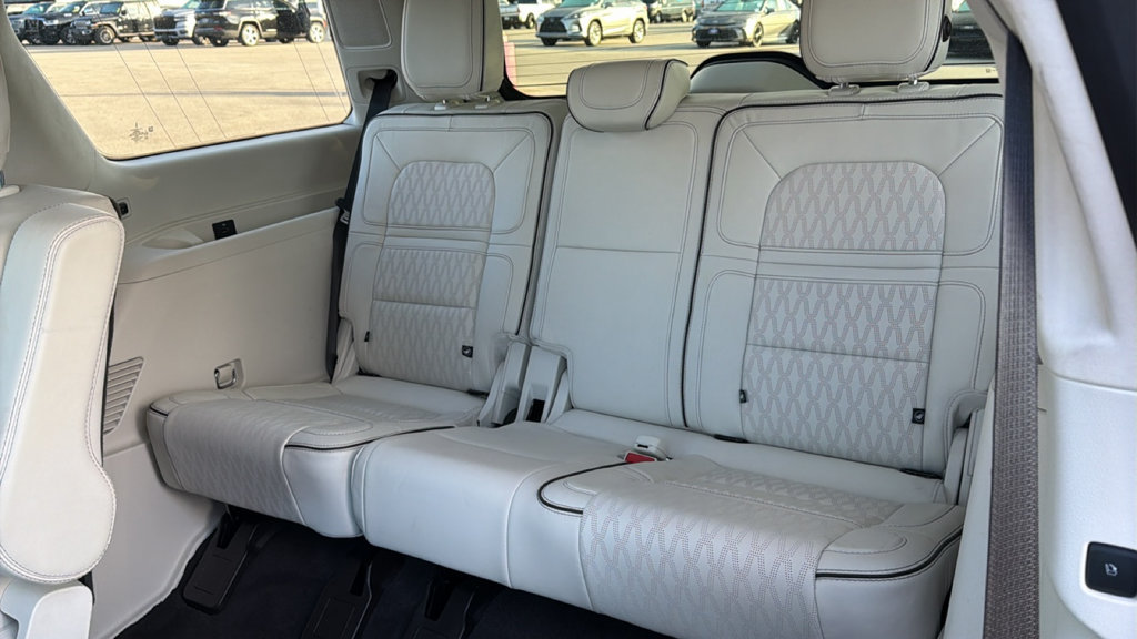 Used 2022 Lincoln Navigator Black Label AWD/4WD image 26