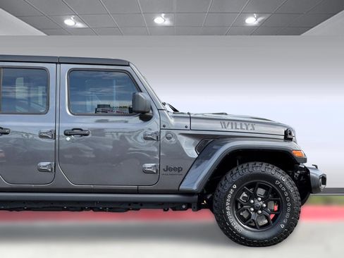 Used 2025 Jeep Gladiator Sport AWD/4WD image 34