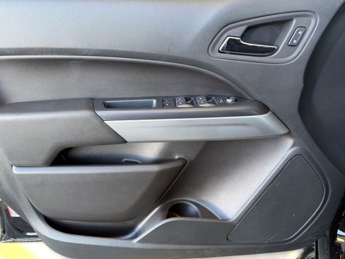 Used 2022 Chevrolet Colorado LT w/ LT Convenience Package image 24