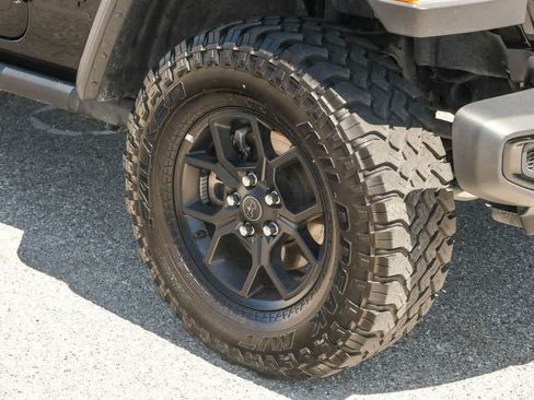 Used 2025 Jeep Wrangler Unlimited Sport AWD/4WD image 11