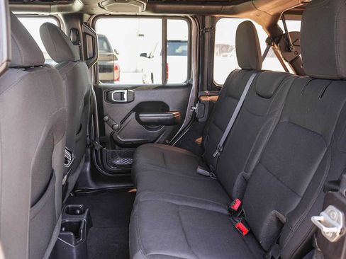 Used 2022 Jeep Wrangler Unlimited Sport AWD/4WD image 18