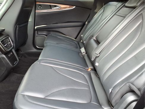 Certified 2019 Lincoln Nautilus Reserve AWD/4WD image 17