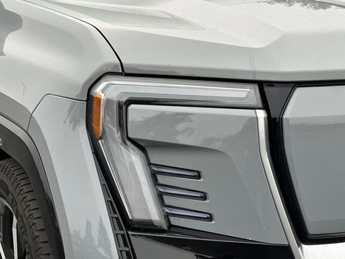 Used 2025 GMC Sierra EV Denali image 45