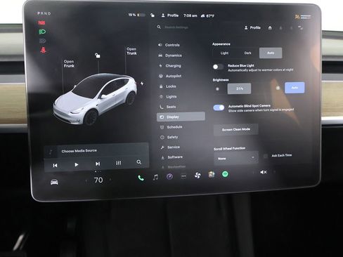 Used 2021 Tesla Model Y Long Range image 49