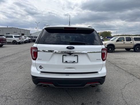 Used 2018 Ford Explorer XLT w/ Equipment Group 202A AWD/4WD image 7
