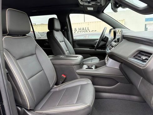 Used 2023 GMC Yukon SLT AWD/4WD image 30