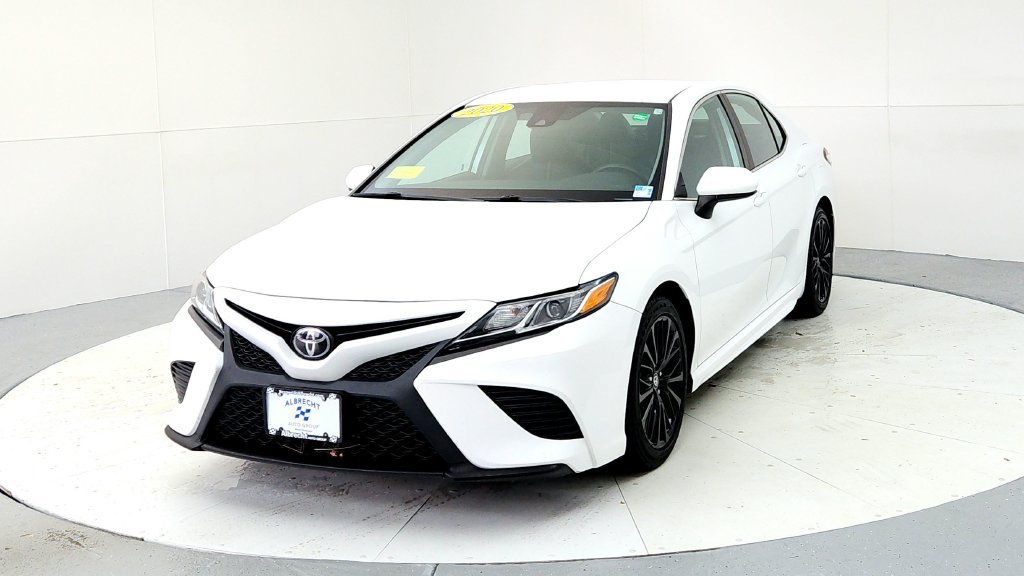 Certified 2020 Toyota Camry SE w/ Carpet Mat Package AWD/4WD image 2