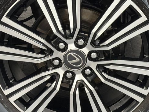 Used 2025 Lexus LX 600 4WD w/ Accessory Package (2T) image 5