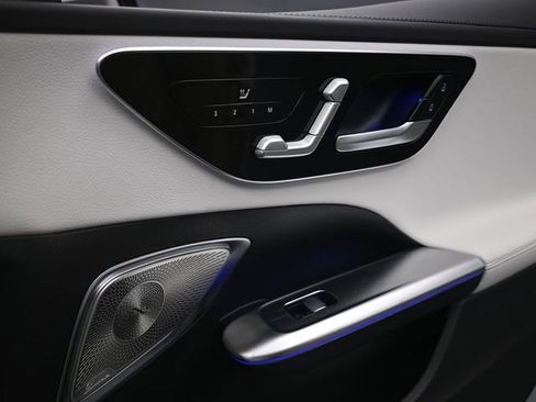 New 2025 Mercedes-Benz C 300 Sedan image 30