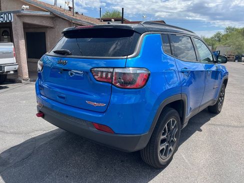Used 2018 Jeep Compass Trailhawk w/ Leather Interior Group AWD/4WD image 3