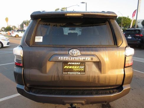 Certified 2023 Toyota 4Runner SR5 Premium image 9