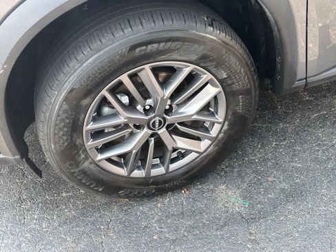 Used 2026 Nissan Rogue SV FWD image 27