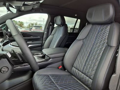 Used 2025 Cadillac Escalade IQ Luxury 1 image 17