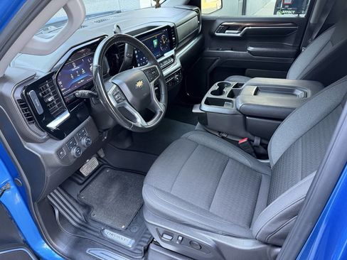 Used 2024 Chevrolet Silverado 1500 LT w/ Convenience Package II AWD/4WD image 16