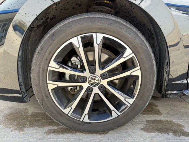Used 2025 Volkswagen Jetta Sport FWD image 18