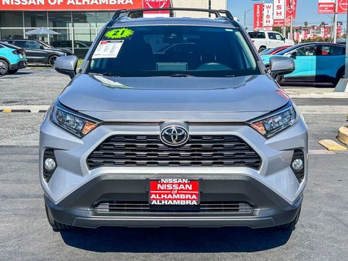 Used 2021 Toyota RAV4 XLE w/ Carpet Mat Package (TMS) FWD image 3