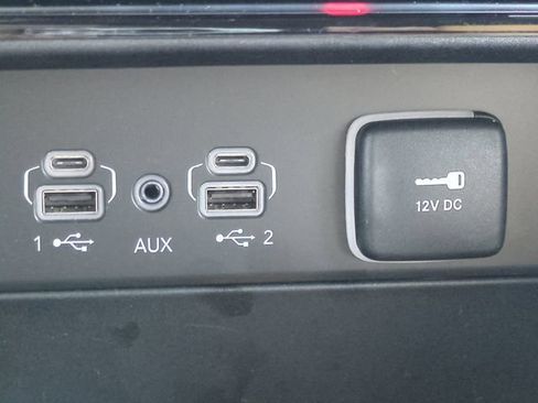 Used 2025 Jeep Grand Cherokee Limited image 25