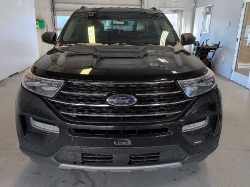 Used 2021 Ford Explorer XLT image 8