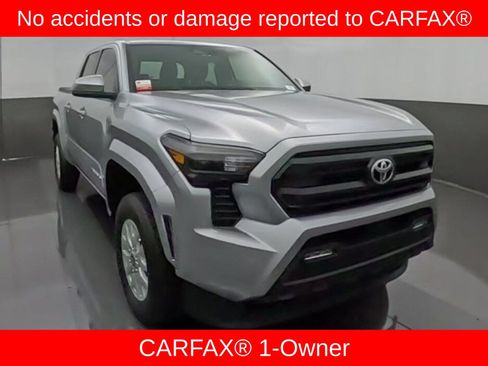 Certified 2025 Toyota Tacoma SR5 AWD/4WD image 2