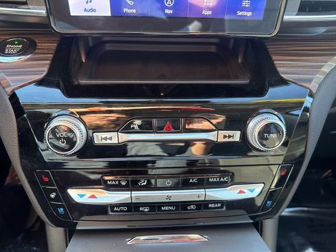 Used 2021 Ford Explorer Limited w/ Equipment Group 301A image 17