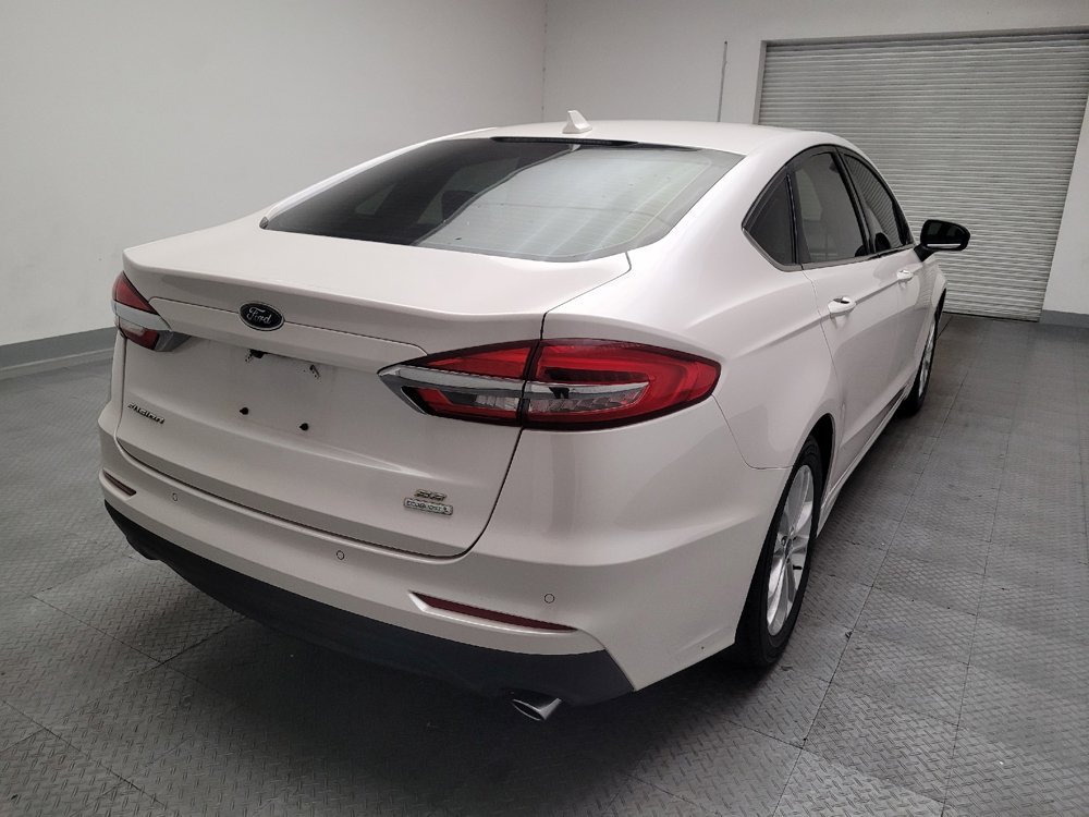 Used 2019 Ford Fusion SE FWD image 7