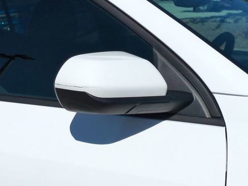 Certified 2025 Chevrolet Equinox LT image 12