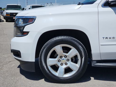 Used 2015 Chevrolet Tahoe LT w/ Luxury Package RWD image 9