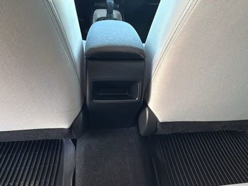 Used 2022 Toyota Corolla LE image 25