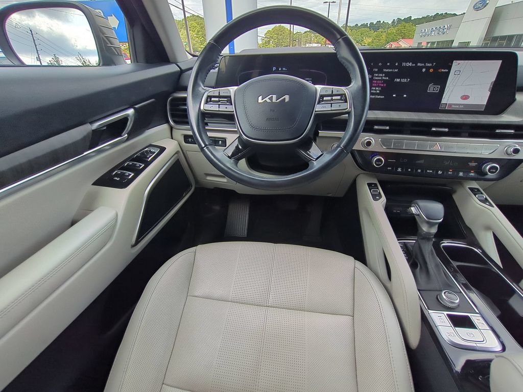Used 2023 Kia Telluride EX w/ EX Captain's Chair Package FWD image 18