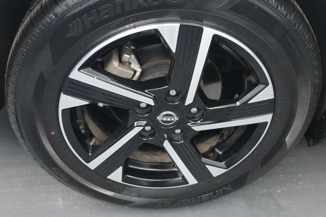Used 2025 Nissan Sentra SV FWD image 12