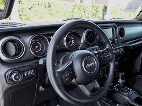 Used 2021 Jeep Wrangler Sport image 23