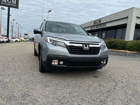 Used 2019 Honda Ridgeline RTL-T image 2