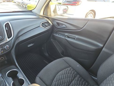 Used 2019 Chevrolet Equinox LT image 9