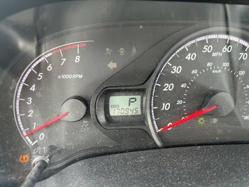 Used 2012 Toyota Sienna LE FWD image 7