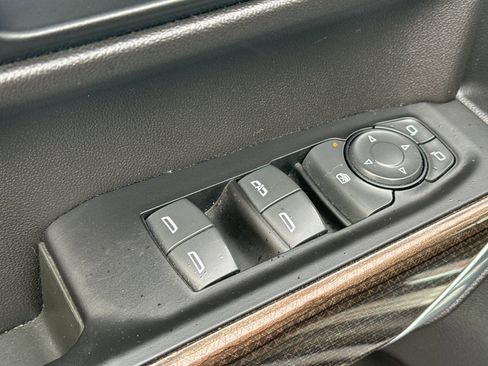 Used 2022 Chevrolet Silverado 1500 RST image 12