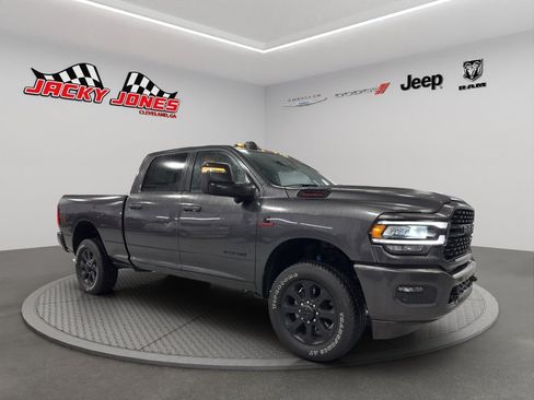 Used 2024 RAM 2500 Big Horn w/ Night Edition AWD/4WD image 12