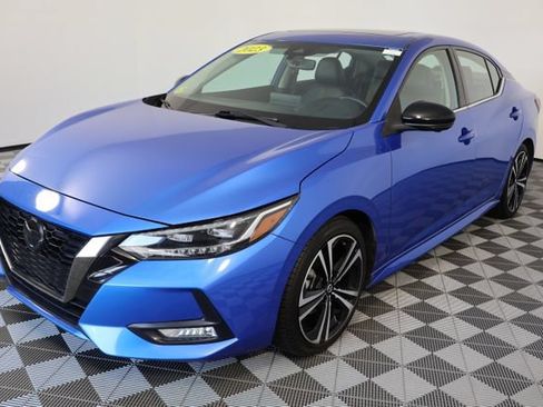 Used 2023 Nissan Sentra SR w/ SR Premium Package FWD image 4