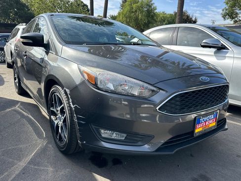 Used 2018 Ford Focus SEL image 2