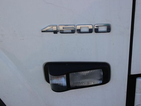 New 2024 Chevrolet Low Cab Forward image 7